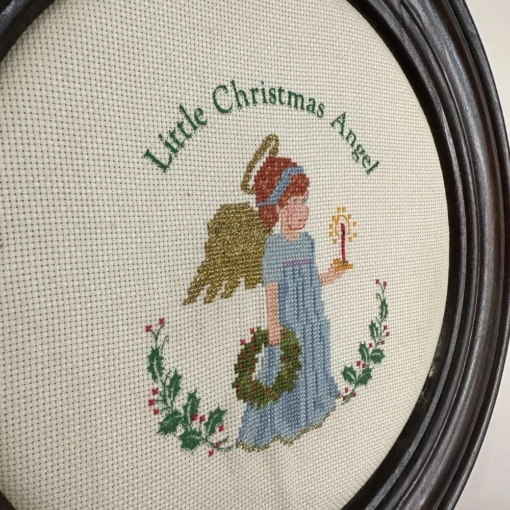 VTG Round Framed‎ Needlepoint Picture little Christmas Angel Decor Cottage 12